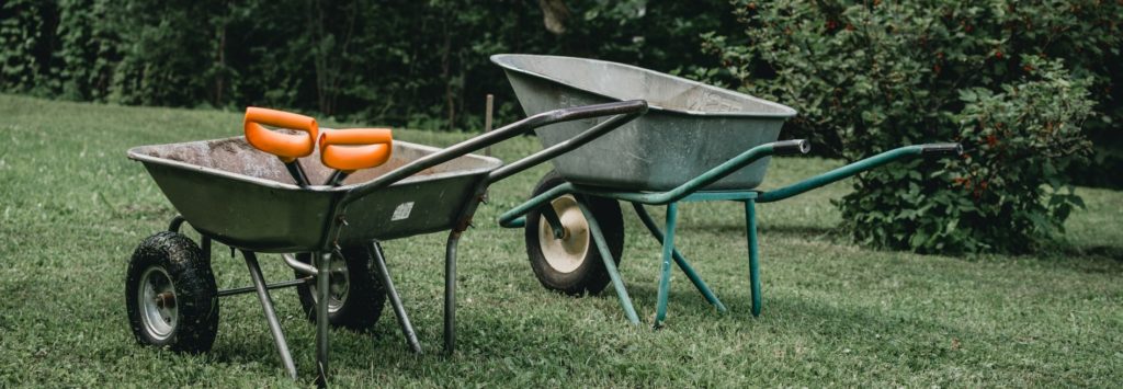 Trillebår og spader